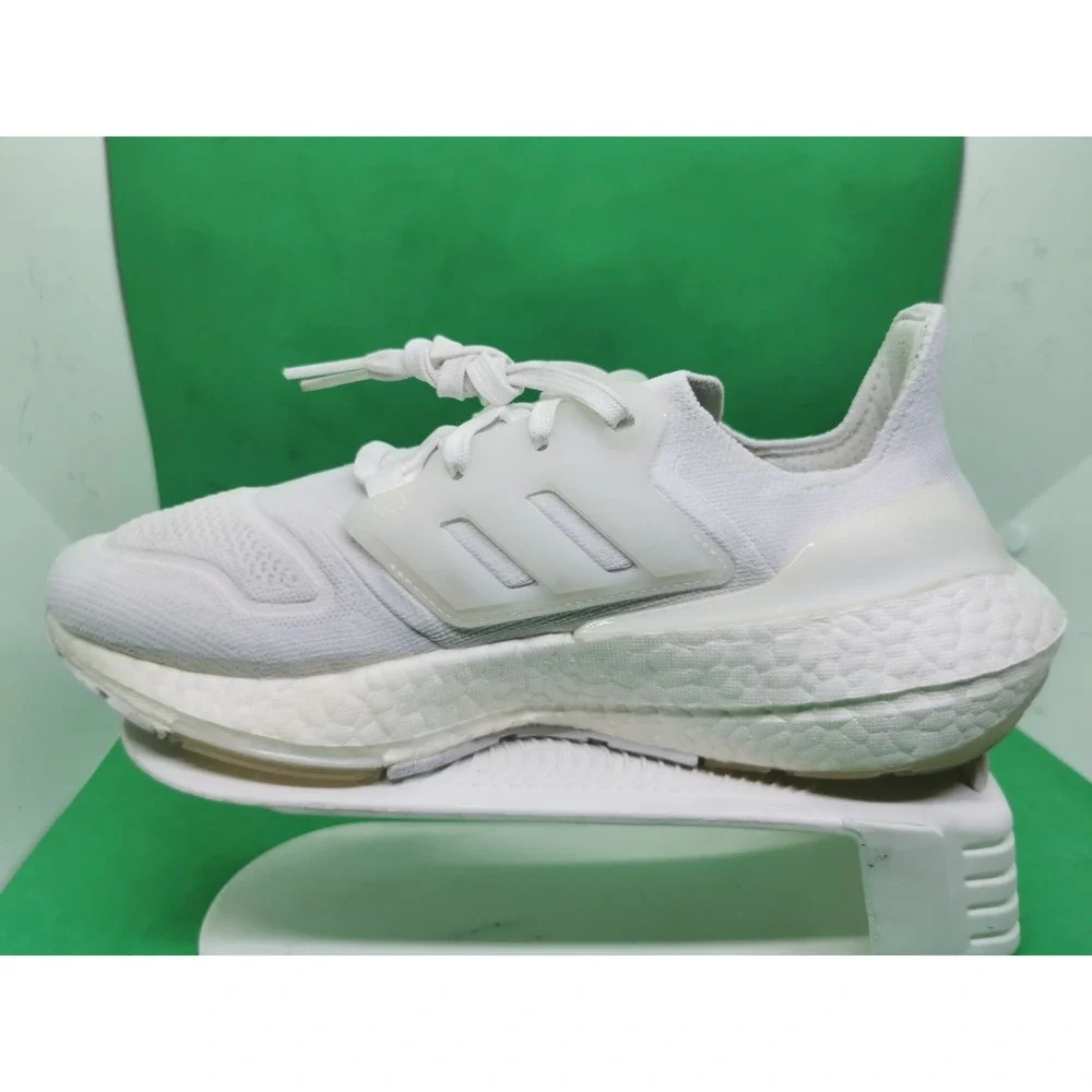 Adidas Ultraboost 22 Women's Cloud White/Cloud White/Crystal White Size  8